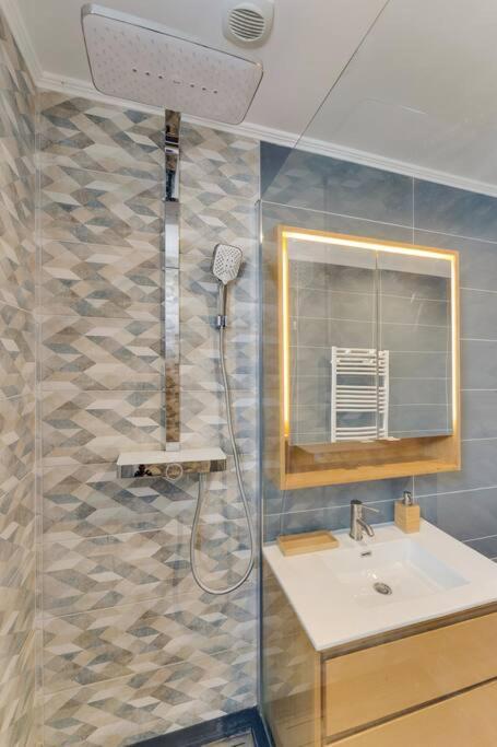 Duplex Moderne Cosy - Proche Porte D'italie - Parking Appartement *